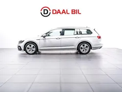 Vit Begagnad 2021 VW Passat R-line Kombi | 219 700 kr (Superpris)
