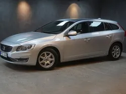 Silver Begagnad 2013 Volvo V60 Momentum Kombi | 139 900 kr (Marknadspris)