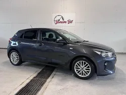 Grå Begagnad 2019 Kia Rio Halvkombi | 139 900 kr (Marknadspris)