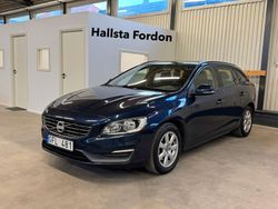 Blå Begagnad 2014 Volvo V60 Kinetic Kombi | 89 900 kr (Marknadspris)