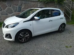 Vit Begagnad 2016 Peugeot 108 Halvkombi | 79 000 kr (Lite dyr)