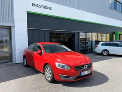 Röd Begagnad 2013 Volvo S60 Sedan | 139 000 kr (Lite dyr)