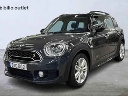 Grå Begagnad 2018 Mini Cooper Countryman SUV | 259 900 kr