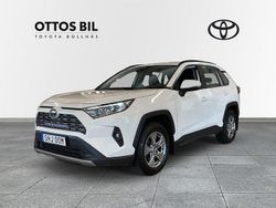 Vit Begagnad 2022 Toyota RAV4 Hybrid Active SUV | 319 900 kr (Marknadspris)