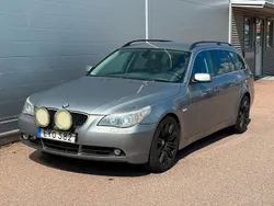 Ljusgrå Begagnad 2007 BMW 520 Kombi | 44 900 kr (Marknadspris)