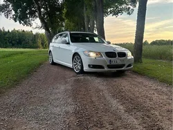 Vit Begagnad 2011 BMW 318 Comfort Edition Kombi | 48 500 kr (Bra pris)
