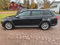 Svart Begagnad 2015 VW Golf Alltrack Kombi | 124 800 kr (Marknadspris)