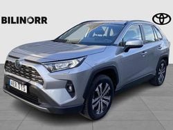 Silver Begagnad 2023 Toyota RAV4 Hybrid Active SUV | 319 900 kr (Marknadspris)