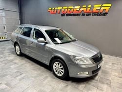 Mörkgrå (grå) Begagnad 2012 Skoda Octavia Elegance Kombi | 84 900 kr (Marknadspris)