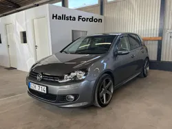 Grå Begagnad 2013 VW Golf VII Halvkombi | 84 900 kr (Marknadspris)