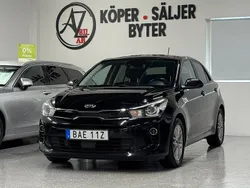 Svart Begagnad 2018 Kia Rio Halvkombi | 119 900 kr (Bra pris)