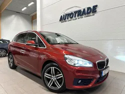 Röd Begagnad 2015 BMW 218 Active Tourer Sport Line Minibuss | 139 900 kr (Marknadspris)