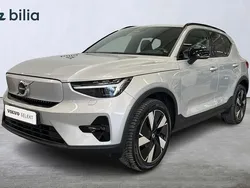 Grå Begagnad 2024 Volvo XC40 Plus SUV | 459 900 kr