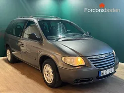 Mörkgrå Begagnad 2004 Chrysler Voyager Minibuss | 29 900 kr (Bra pris)