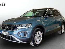 Mörkblå Ny 2025 VW T-Roc Edition SUV | 383 900 kr (Marknadspris)