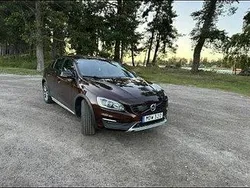 Brun Begagnad 2016 Volvo S60 CC Summum Sedan | 170 000 kr (Marknadspris)