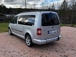 Silver Begagnad 2013 VW Caddy Maxi Minibuss | 199 999 kr