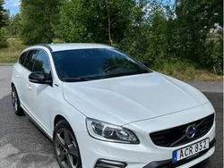 Vit Begagnad 2015 Volvo V60 R-Design Kombi | 165 000 kr (Marknadspris)