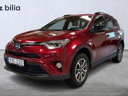 Röd Begagnad 2017 Toyota RAV4 Hybrid Edition SUV | 229 000 kr (Marknadspris)