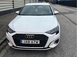 Vit Begagnad 2023 Audi A3 Sportback Comfort Halvkombi | 199 000 kr (Bra pris)