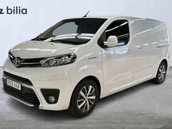 Vit Begagnad 2023 Toyota Proace Van | 399 900 kr (Marknadspris)