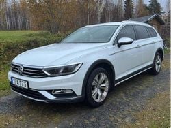 Vit Begagnad 2018 VW Passat Alltrack Kombi | 210 000 kr (Marknadspris)