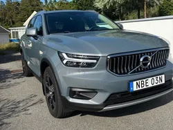 Grå Begagnad 2020 Volvo XC40 Inscription SUV | 299 000 kr (Marknadspris)