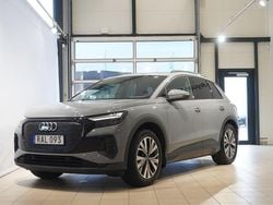 Grå Begagnad 2023 Audi Q4 e-tron Comfort SUV | 339 800 kr (Marknadspris)