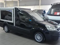 Svart Begagnad 2017 Peugeot Partner Minibuss | 129 900 kr (Dyr)