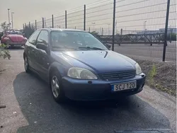Blå Begagnad 2000 Honda Civic Halvkombi | 15 000 kr
