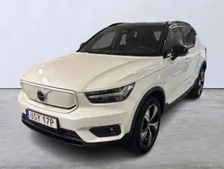 Vit Begagnad 2022 Volvo XC40 Plus SUV | 324 900 kr