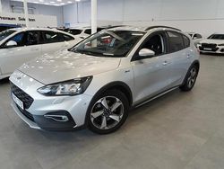 Grå Begagnad 2019 Ford Focus Active Sedan | 162 000 kr (Marknadspris)