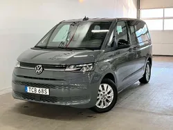 Grå Begagnad 2022 VW Multivan Life Minibuss | 459 900 kr (Bra pris)