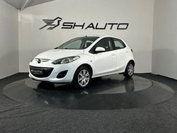 Vit Begagnad 2012 Mazda 2 Halvkombi | 52 900 kr (Marknadspris)