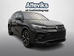 Svart Ny 2025 VW Tiguan R-line SUV | 678 700 kr