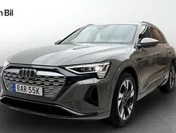 Grå Begagnad 2023 Audi Q8 e-tron Proline SUV | 629 000 kr (Lite dyr)