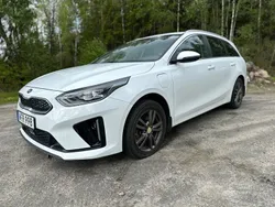 Vit Begagnad 2021 Kia Ceed Kombi | 145 000 kr