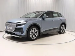 Blå (gejserblå metallic) Begagnad 2021 Audi Q4 e-tron Proline SUV | 338 800 kr (Marknadspris)