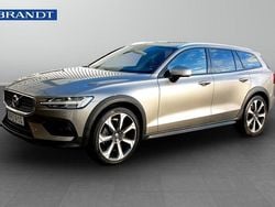 Grå Begagnad 2019 Volvo V60 CC SE Kombi | 309 900 kr (Lite dyr)