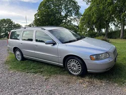 Grå Begagnad 2005 Volvo V70 Momentum Kombi | 34 900 kr (Marknadspris)