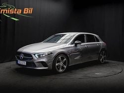 Mörkgrå Begagnad 2020 Mercedes A180 Night Halvkombi | 208 900 kr (Marknadspris)