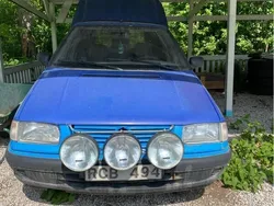 Blå Begagnad 2000 VW Caddy Minibuss | 10 000 kr