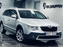 Silver Begagnad 2013 Skoda Superb Kombi | 99 000 kr (Marknadspris)