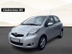 Silver Begagnad 2011 Toyota Yaris Plus Halvkombi | 59 000 kr