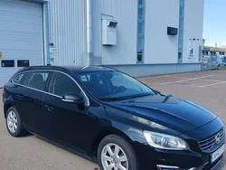 Svart Begagnad 2014 Volvo V60 Momentum Kombi | 87 000 kr (Marknadspris)