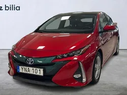 Röd Begagnad 2017 Toyota Prius Plug-in Hybrid Halvkombi | 189 900 kr (Bra pris)