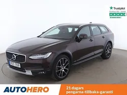 Mörkbrun Begagnad 2017 Volvo V90 CC Inscription Kombi | 333 000 kr (Marknadspris)