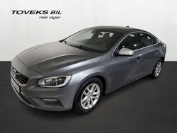 Grå Begagnad 2017 Volvo S60 R-Design Sedan | 174 000 kr (Marknadspris)