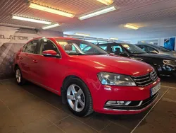 Röd Begagnad 2014 VW Passat Sedan | 79 900 kr (Bra pris)