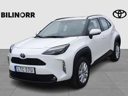 Vit Begagnad 2023 Toyota Yaris Hybrid Active SUV | 269 900 kr (Marknadspris)